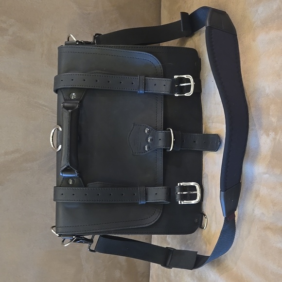 Saddleback Large Classic Leather Briefcase - Picture 4 of 15